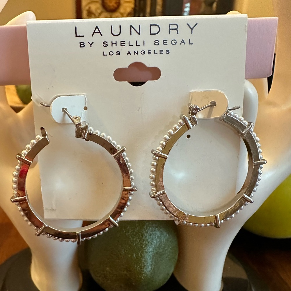 NWT Laundry by Shelli‎ Segal Silver & Pearl Hoop Earrings